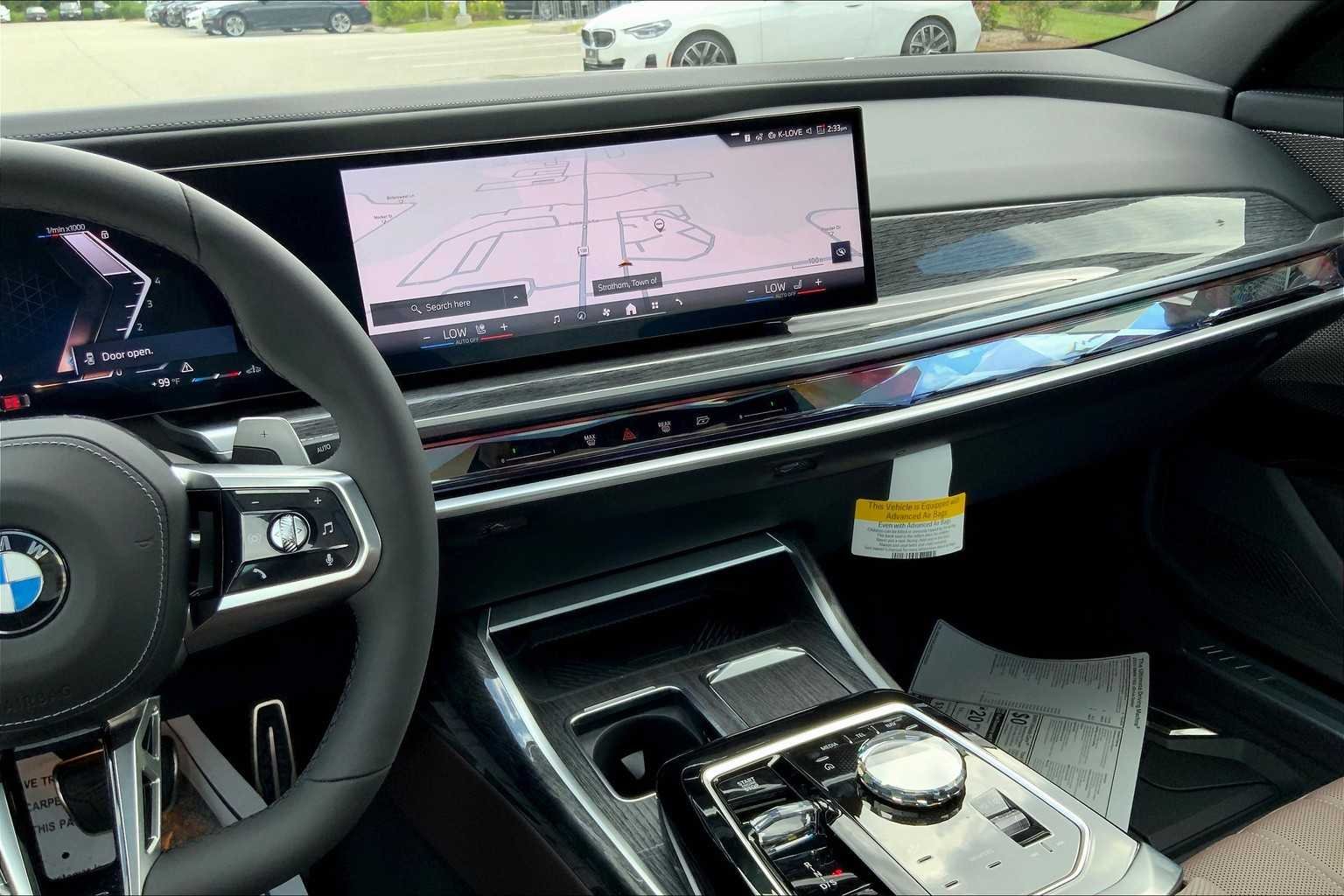 2025 BMW 7 Series 760i - Photo 6