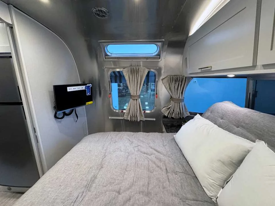 New 2026 SILVER AIRSTREAM  image 41