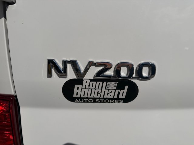 Used 2020 White Nissan SV image 33