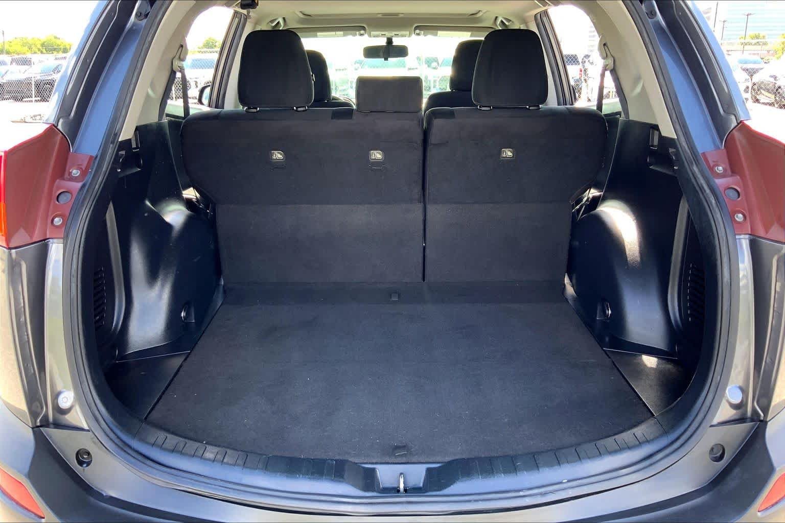 Used 2015 Magnetic Gray Metallic Toyota XLE image 33