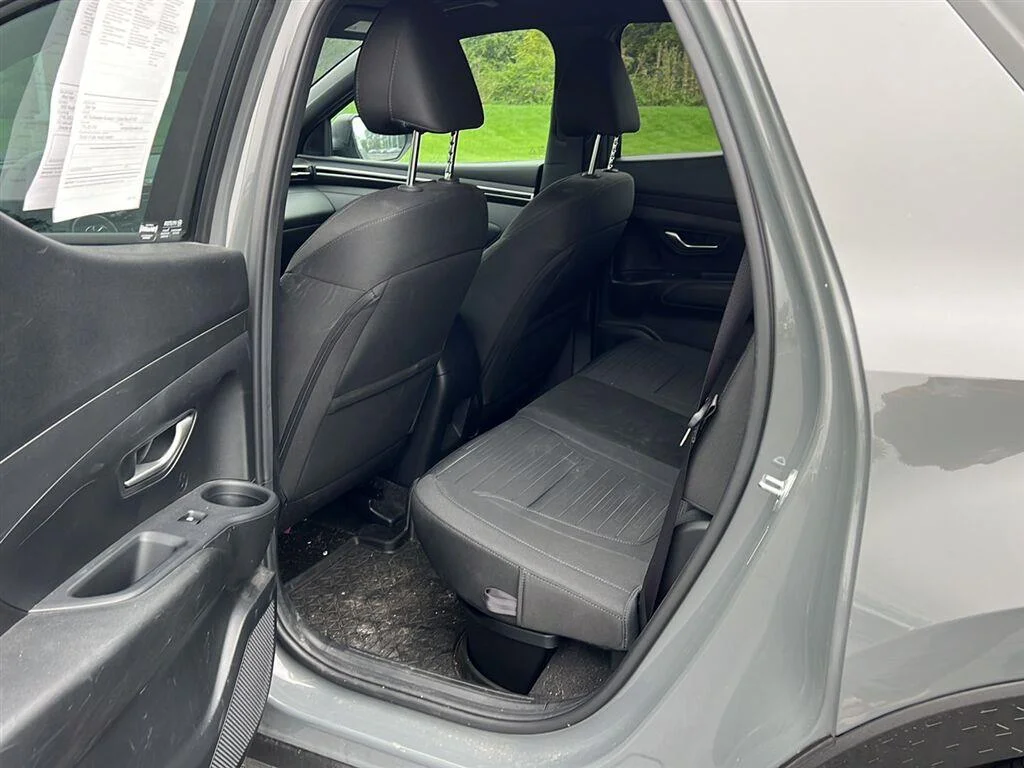 Used 2023 Hampton Gray Hyundai SEL image 8