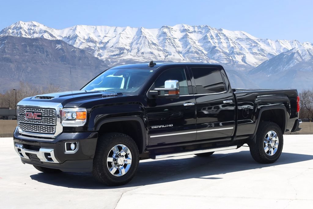 Used 2018 ONYX BLACK GMC Denali image 2