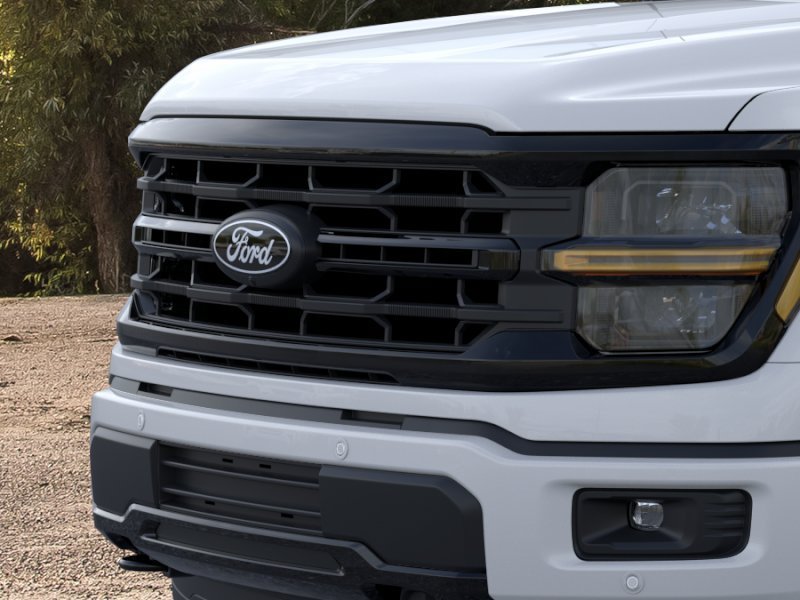New 2026 Oxford White Ford XLT image 17
