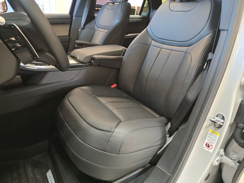 New 2026 Borasco Grey Land Rover se image 36