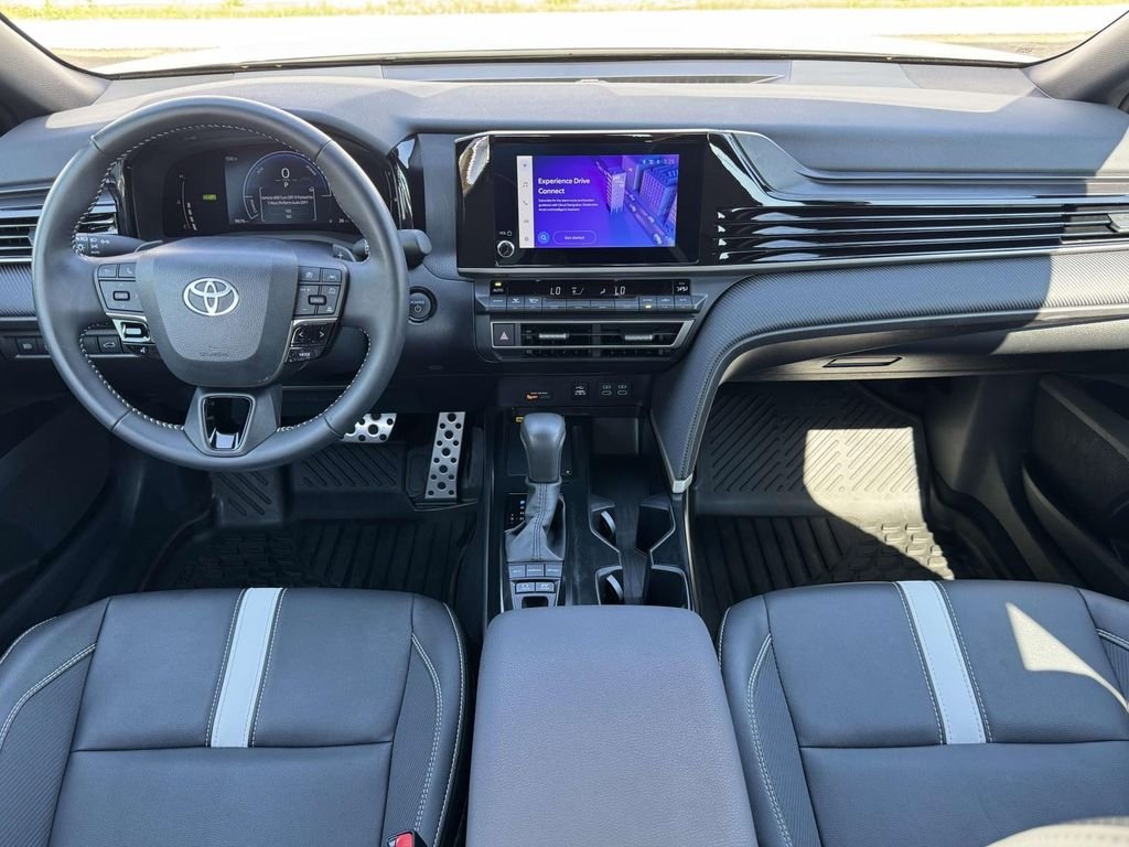 Used 2025  Toyota SE image 2