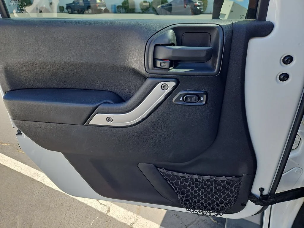 Used 2018 Granite Crystal Metallic Clearcoat Jeep Unlimited Rubicon image 10