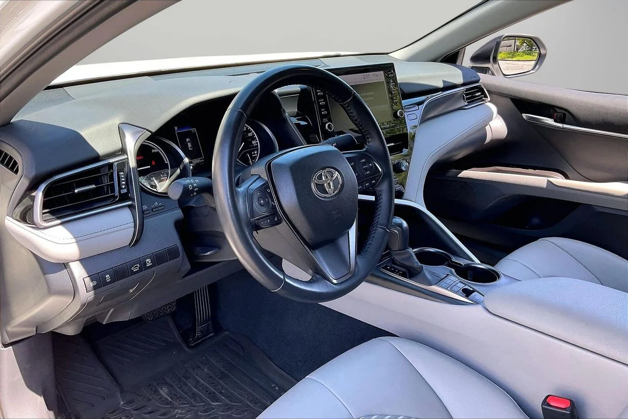 Used 2024 White Toyota SE image 19