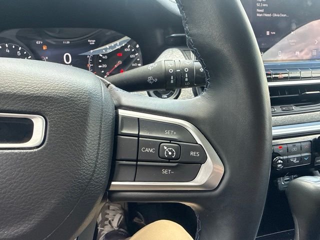Used 2022 Black Jeep Latitude image 18