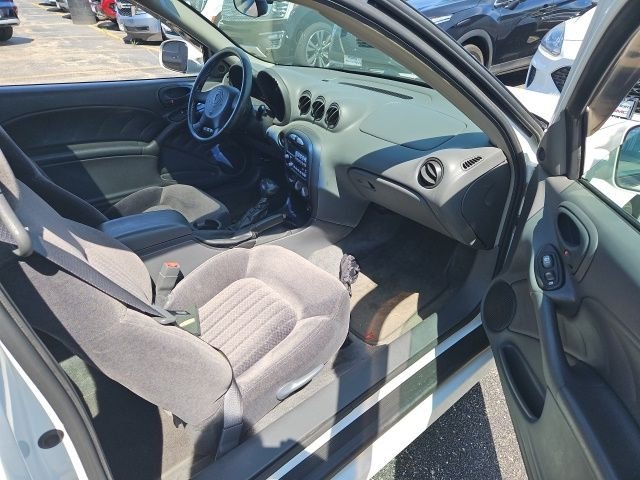 Used 2001 White Pontiac GT image 14