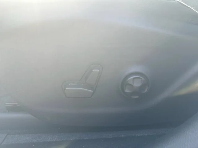 Used 2020 Black Jeep Latitude Plus image 15