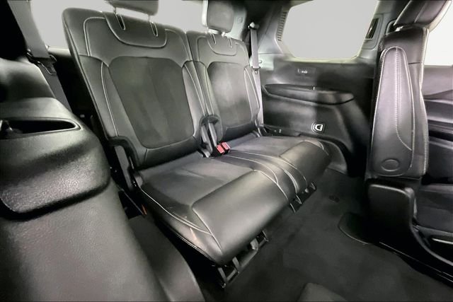 Used 2023 White Jeep Altitude image 25