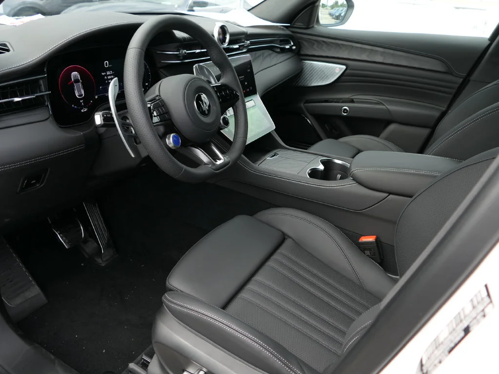 2026 Maserati Grecale Modena V6 - Photo 10
