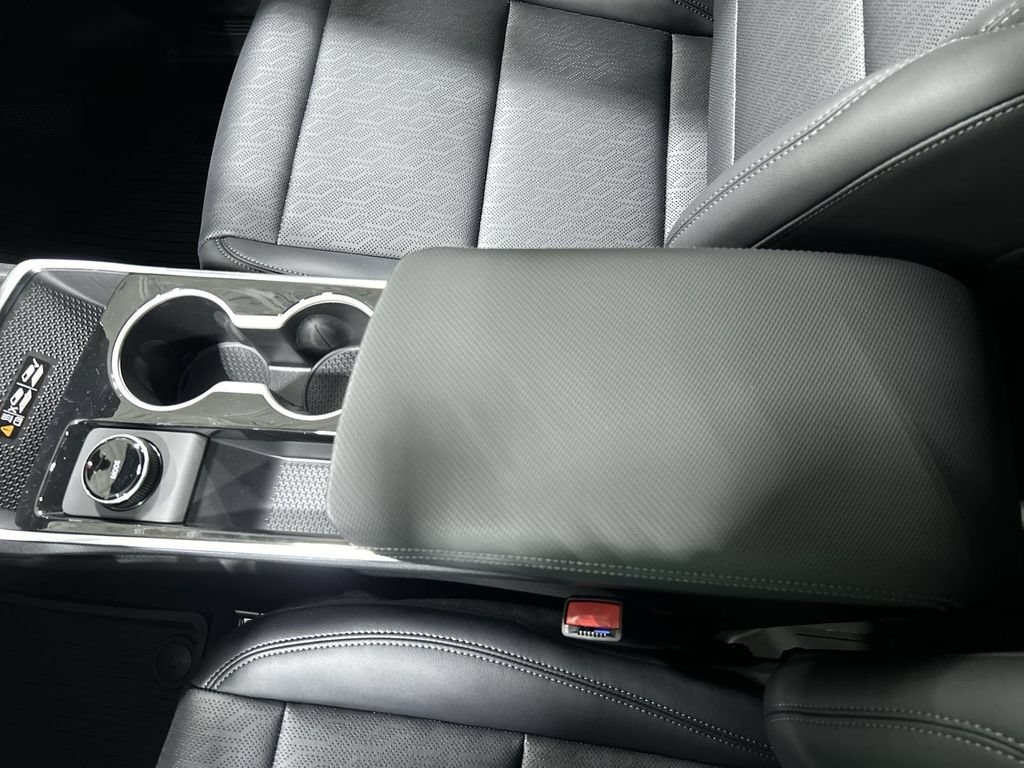 2027 Chevrolet Equinox LT - Photo 22