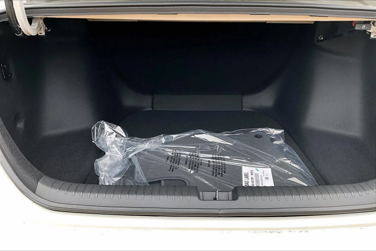 New 2026 Platinum White Pearl Honda LX image 16
