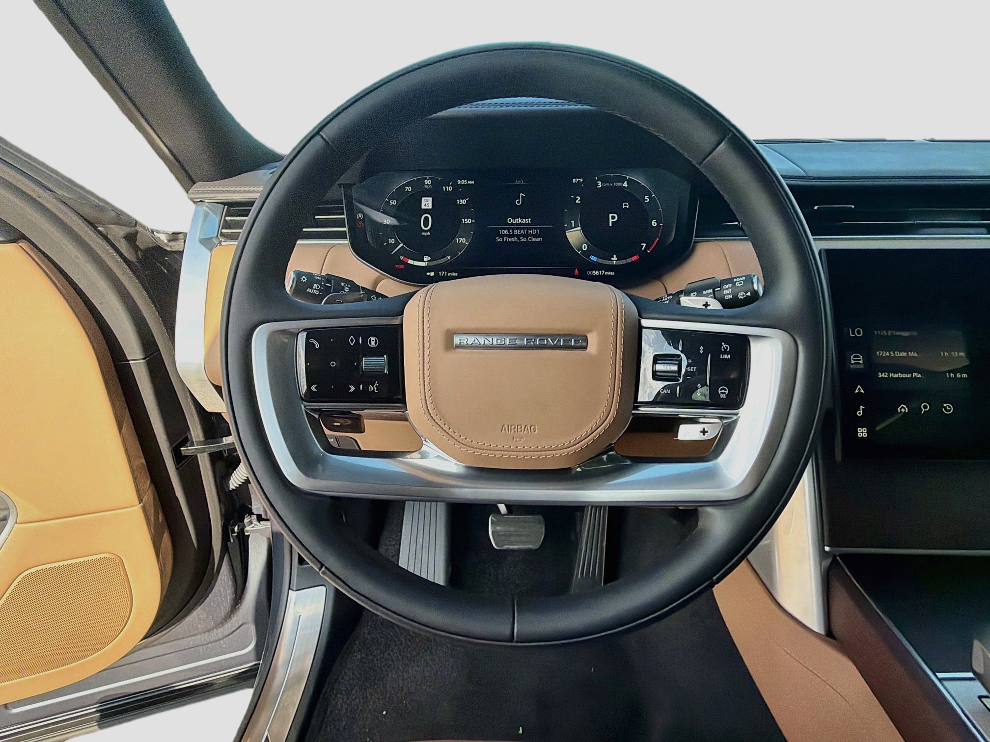 Used 2025 Gray Land Rover SE image 41