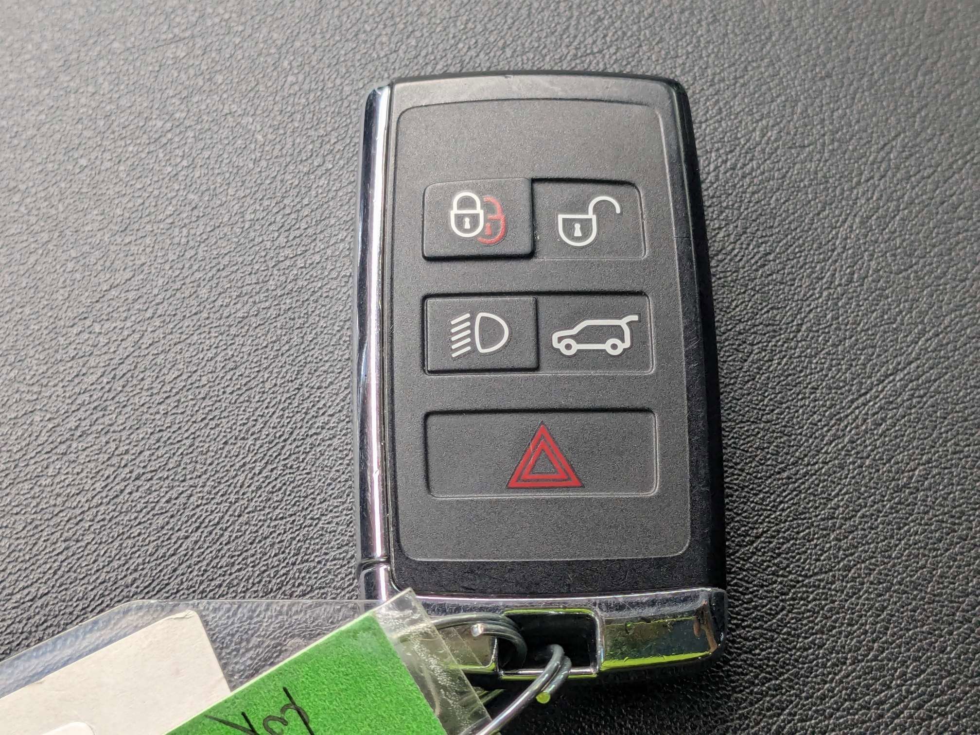 Used 2022 Petrolix Blue Land Rover SE image 43