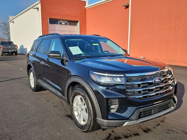 Used 2025 Black Ford Active image 10