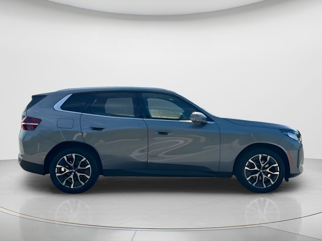 New 2026 Skyscraper Grey Metallic BMW 30 xDrive image 4