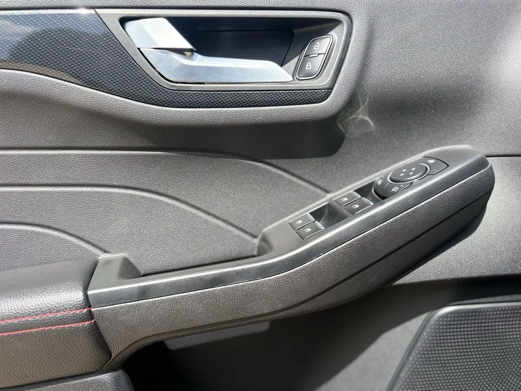 Used 2025 Vapor Blue Ford ST-Line image 11