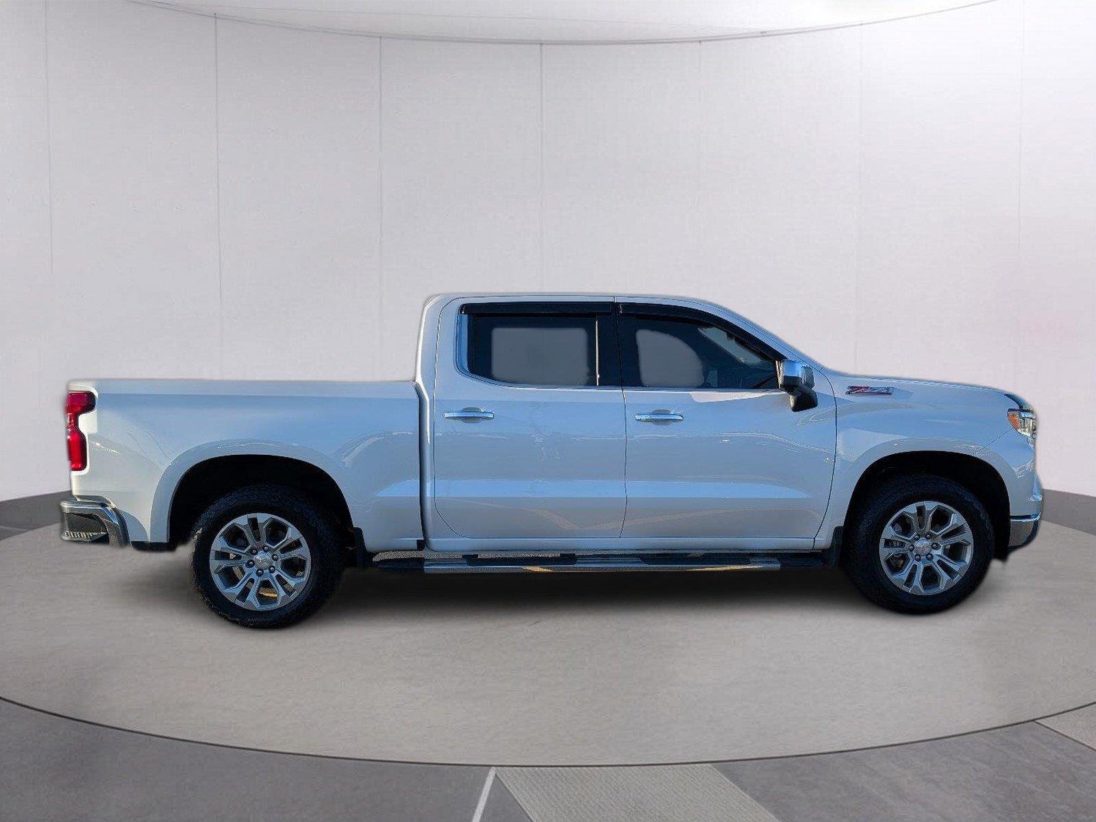 Used 2024 Iridescent Pearl Tricoat Chevrolet LTZ image 8