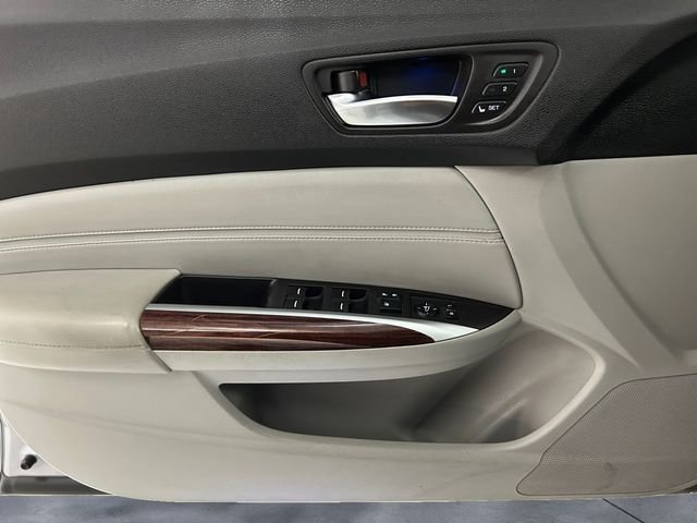 Used 2017 Silver Acura 2.4L image 12