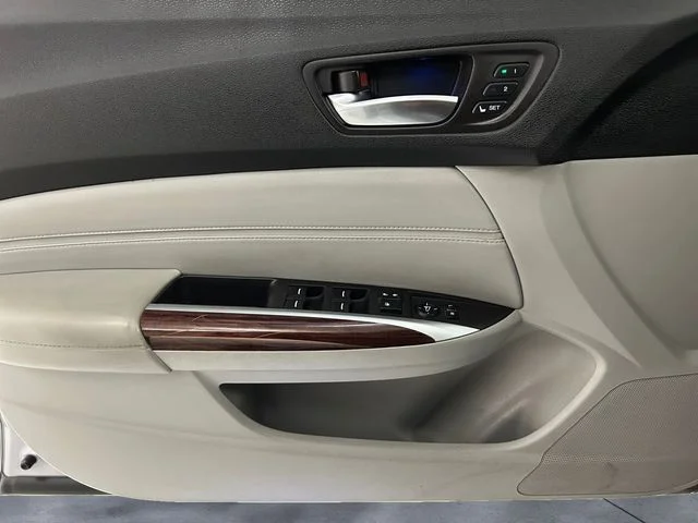 Used 2017 Silver Acura 2.4L image 12