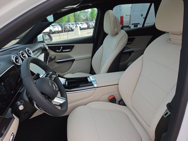 New 2027 MANUFAKTUR Moonlight White Metallic Mercedes-Benz GLC300 image 23