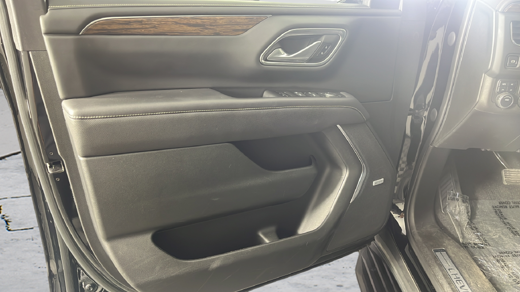 Used 2022 Black Chevrolet Premier image 9