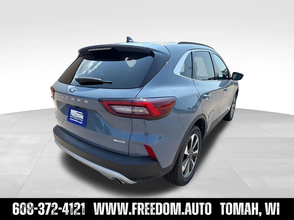 Used 2025 Black Ford Platinum image 5