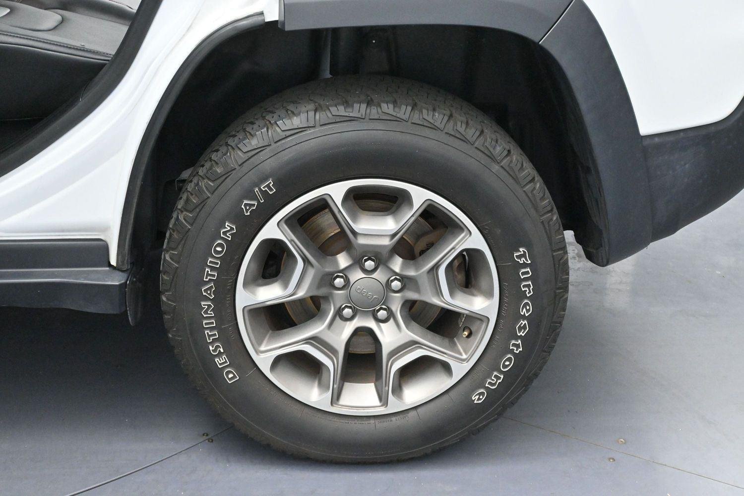 Used 2022 Bright White Clearcoat Jeep Trailhawk image 36