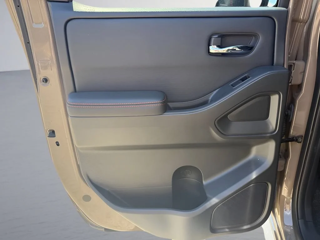 Used 2023  Nissan PRO-4X image 30