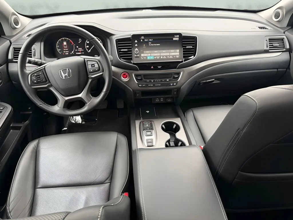 Used 2025 Black Honda RTL image 18