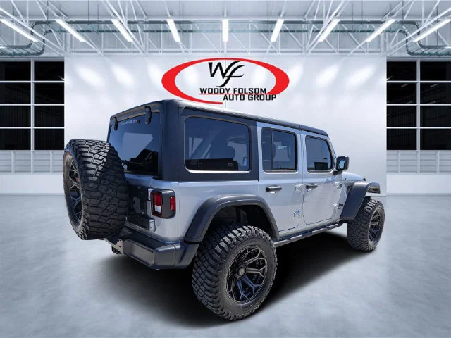 Used 2024 Silver Jeep Sport image 3