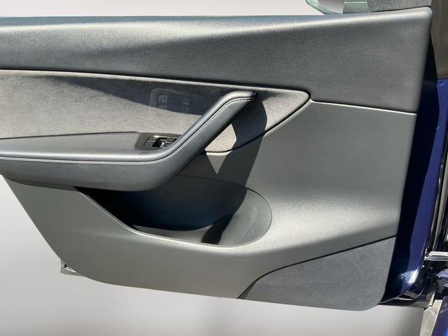 Used 2020 Blue Tesla Long Range image 11