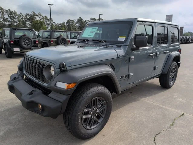 2026 Jeep Wrangler Sport's photo