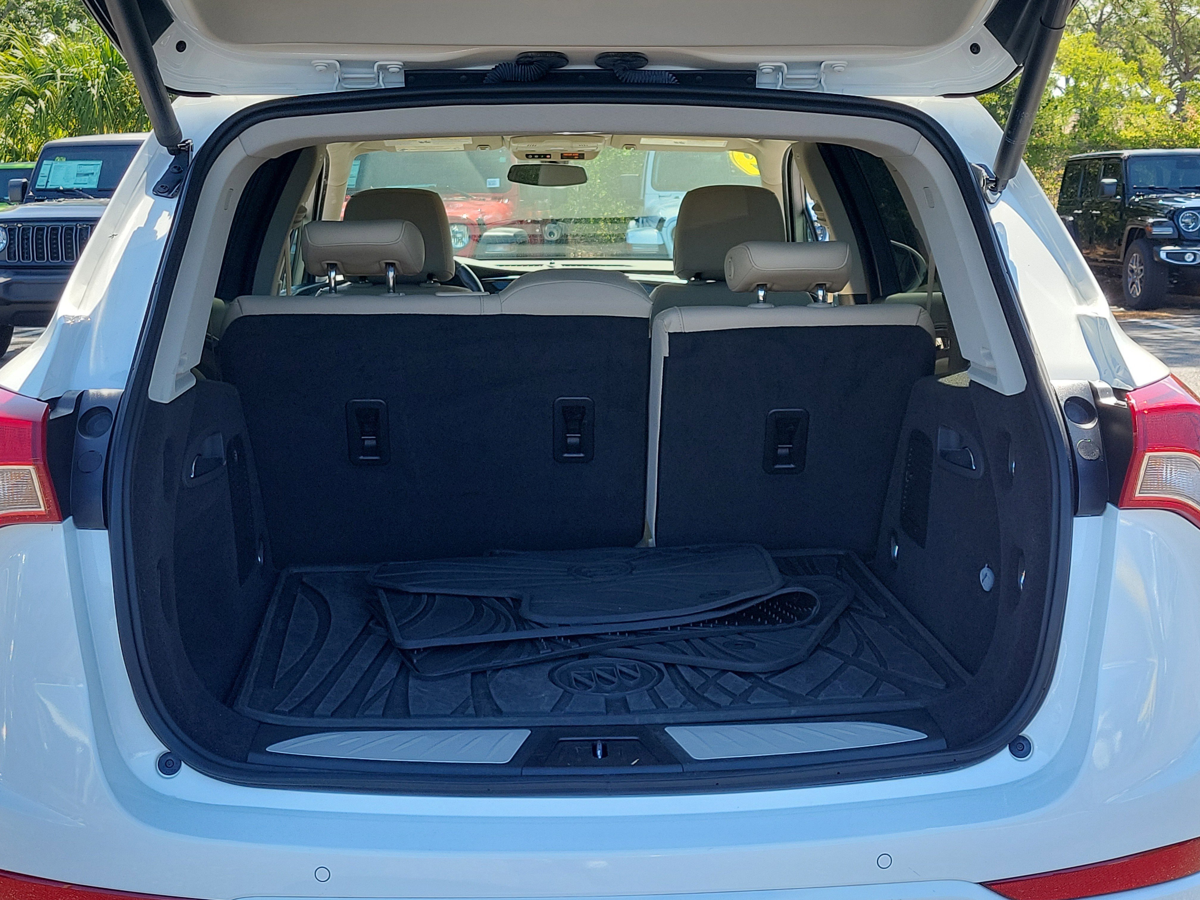 Used 2019 Summit White Buick Essence image 11
