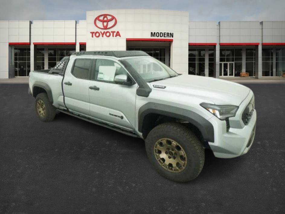 New 2025 Celestial Silver M Toyota Trailhunter image 29