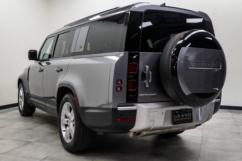Used 2023 Gray Land Rover SE image 12