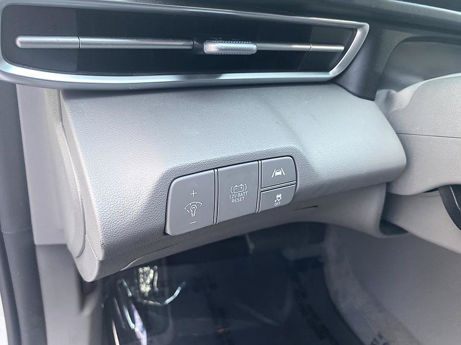 Used 2023 Lunar White Hyundai Blue image 17