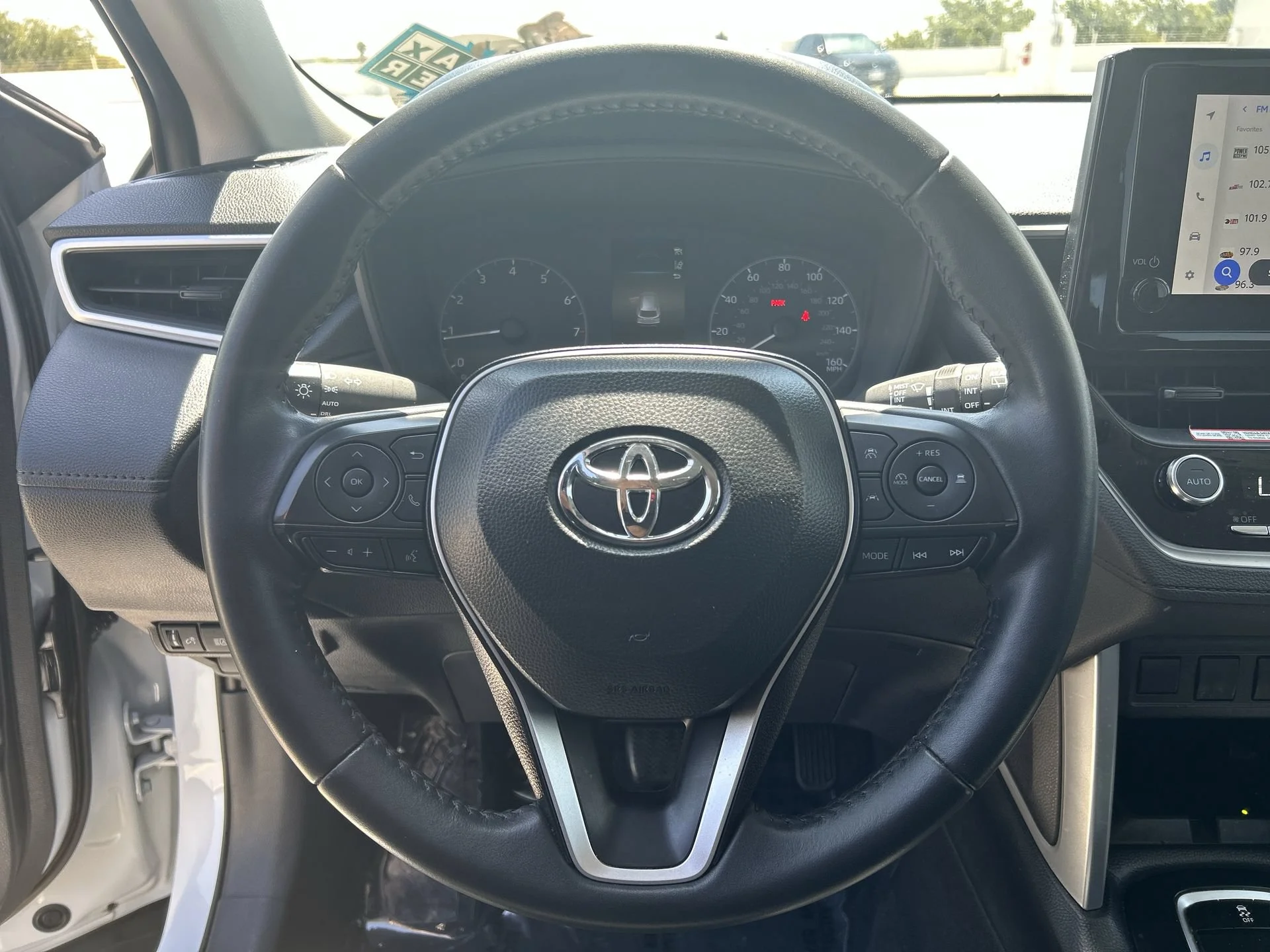 Used 2025 Pearl Toyota LE image 11