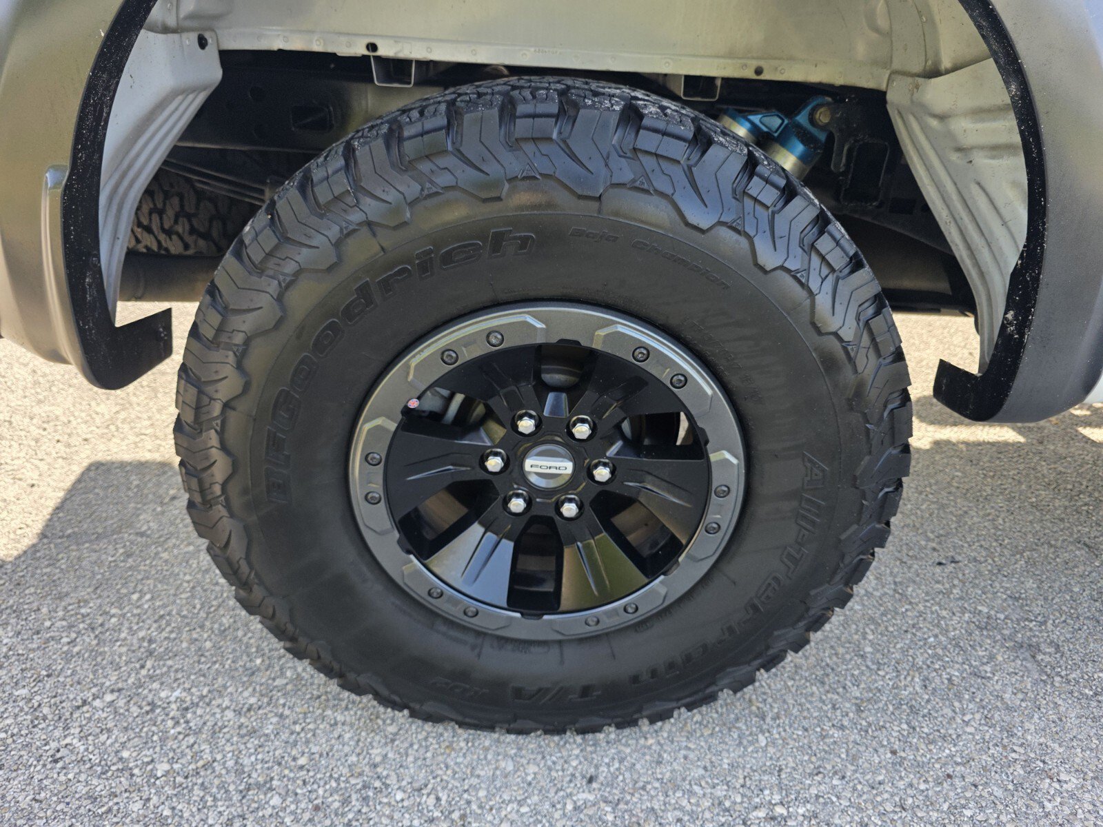 Used 2017 Oxford White Ford Raptor image 9