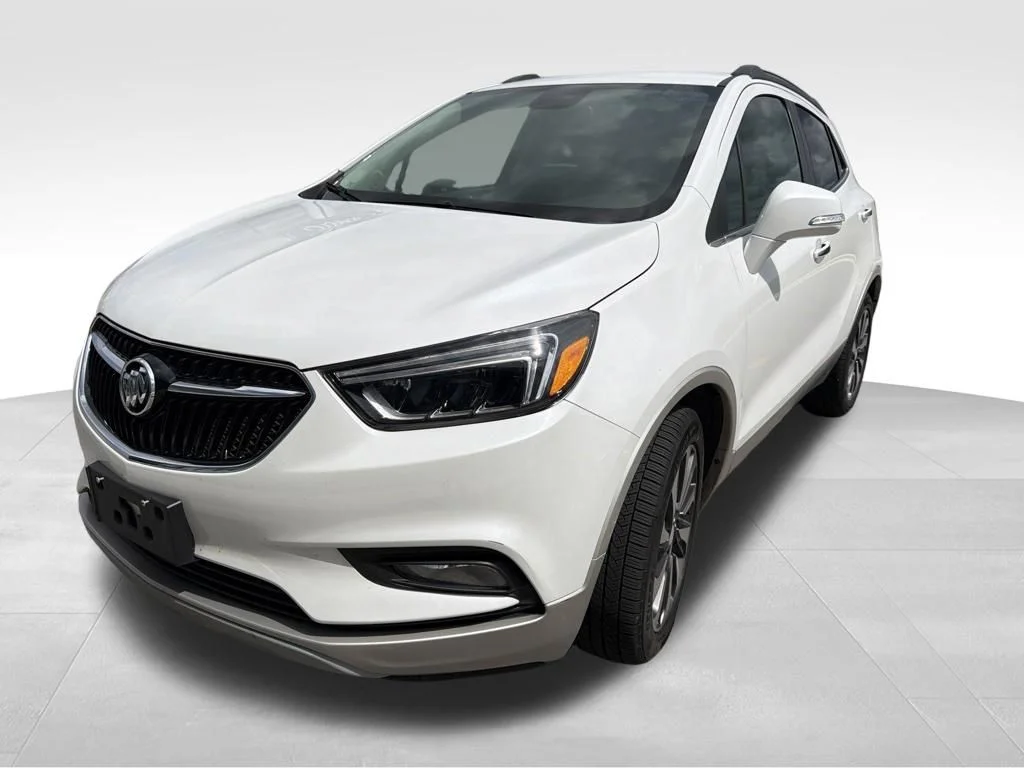 Used 2018 White Frost Buick Essence image 11