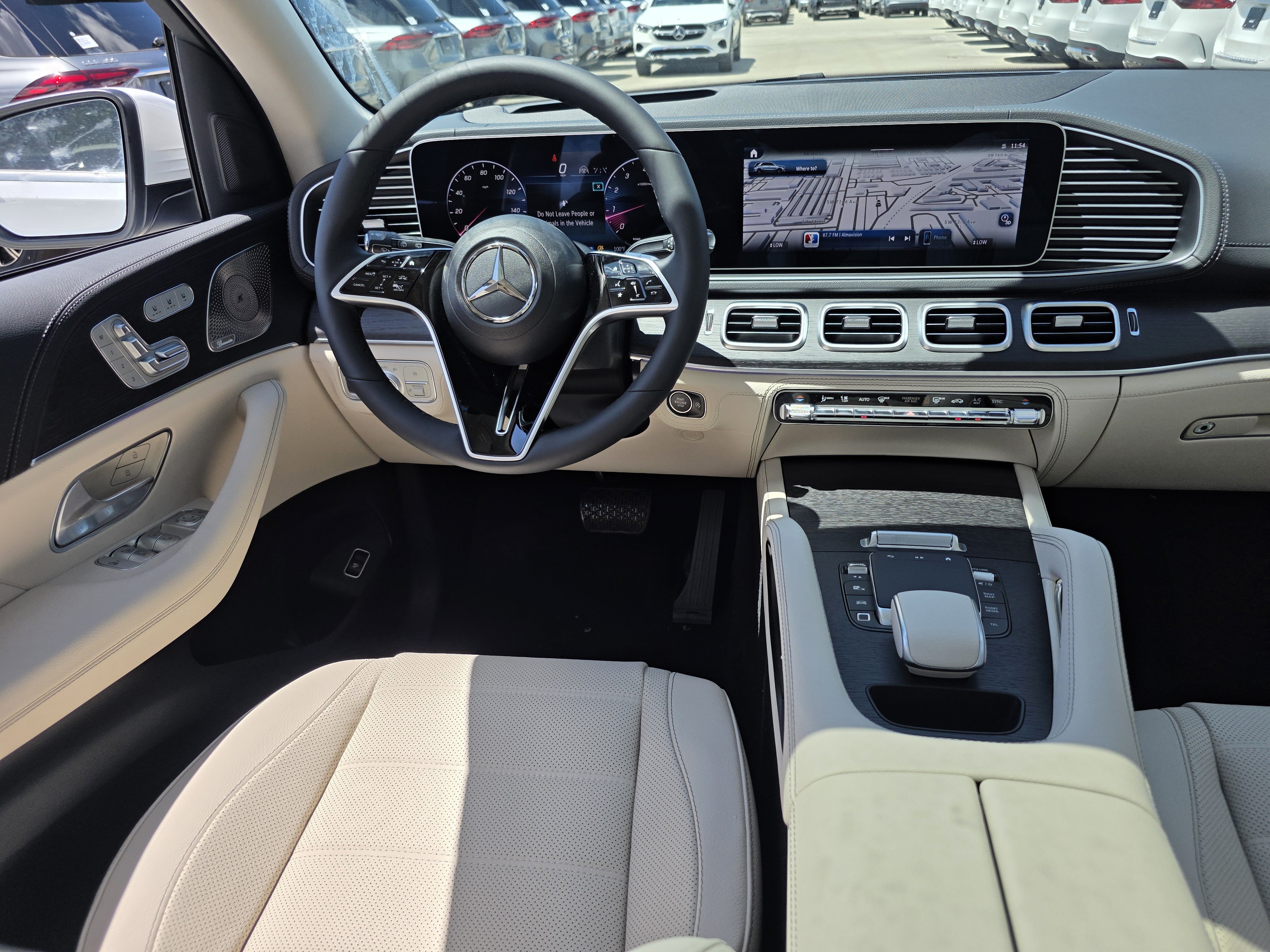 New 2026 MANUFAKTUR Moonlight White Metallic Mercedes-Benz GLE 350 image 38
