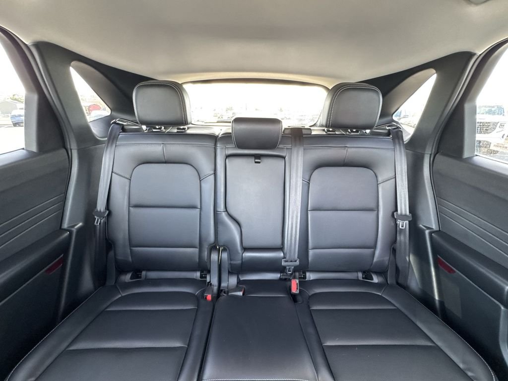 Used 2025  Ford Platinum image 22