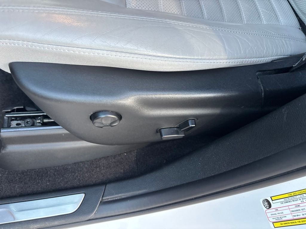 Used 2018 White Jeep Limited image 28