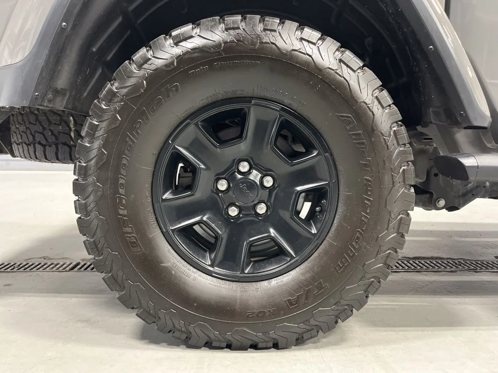 Used 2021 Sting-Gray Clearcoat Jeep Mojave image 44