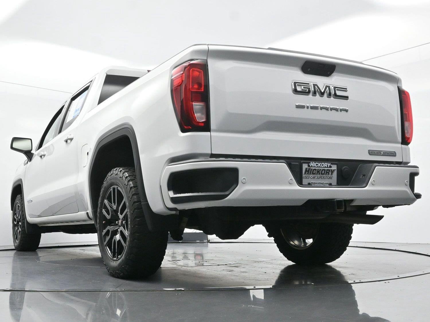 Used 2020 Summit White GMC Elevation image 47