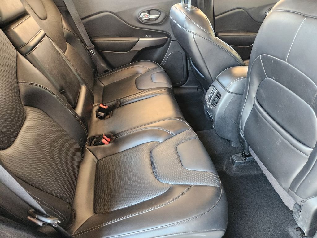 Used 2019 Diamond Black Crystal Pearlcoat Jeep Limited image 32
