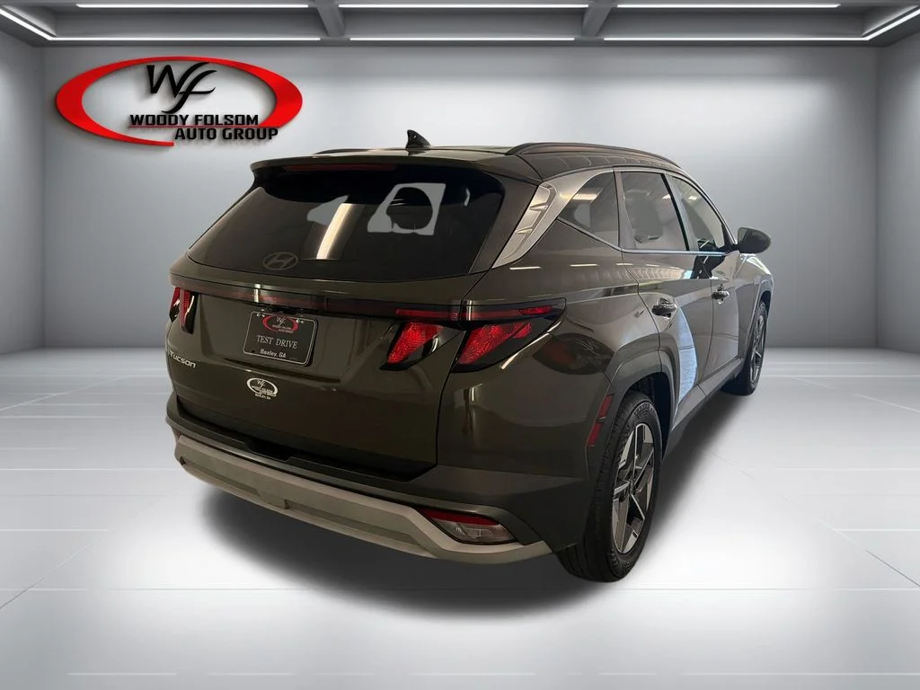 Used 2025 Green Hyundai SEL image 6