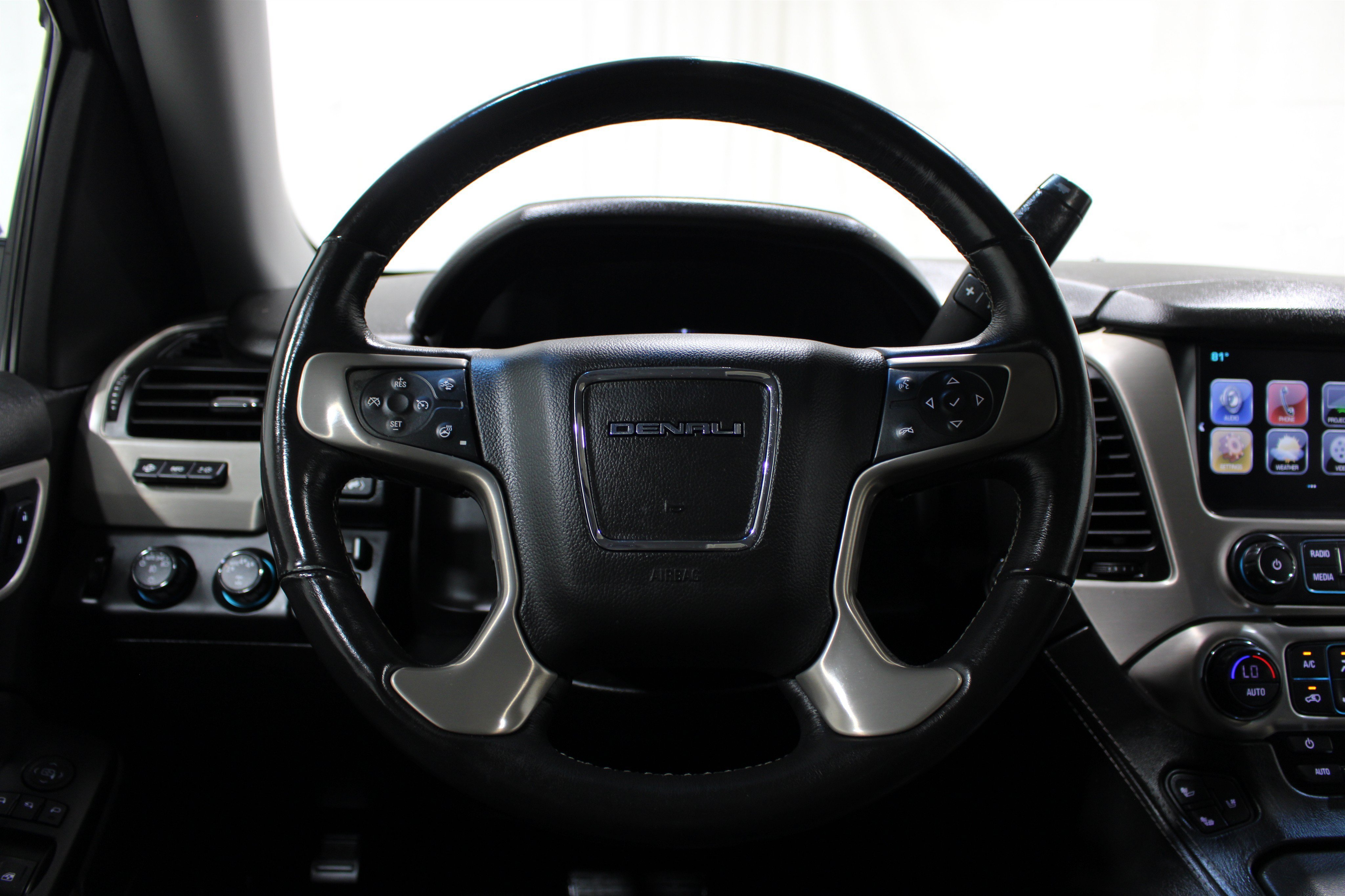 Used 2018 Onyx Black GMC Denali image 12